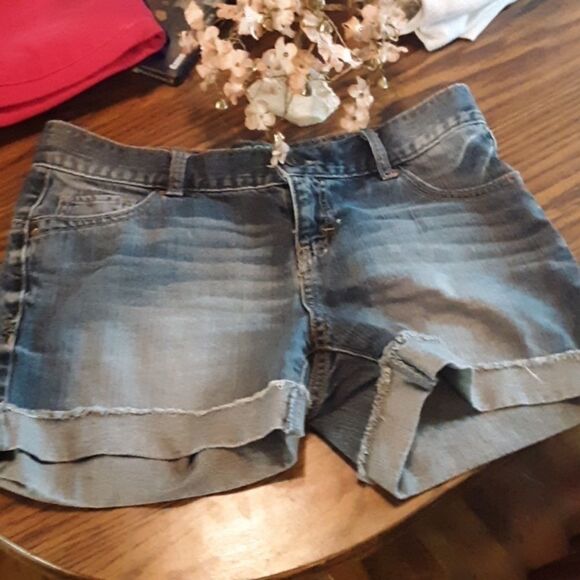 MOSSIMO SUPPLY CO DENIM SHORTS JRS SIZE 7 - Picture 1 of 2